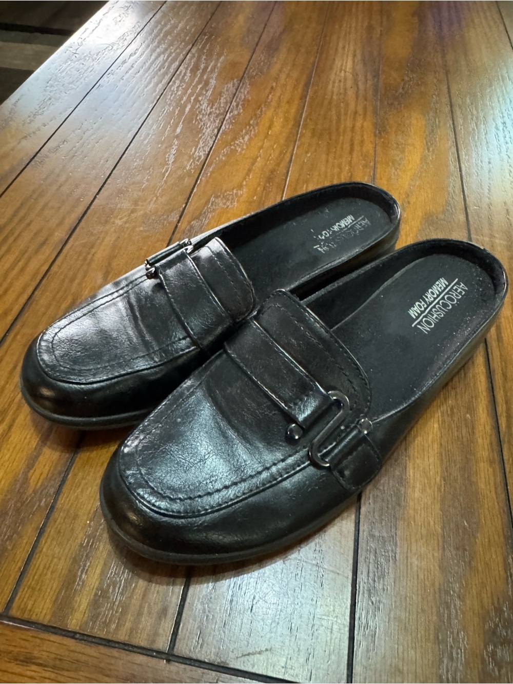 Aweocushion Black Slip-On Loafers